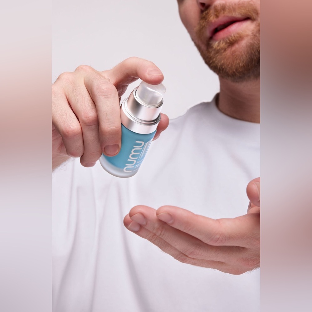 NOURISH MAX 30ML DEEP NOURISHMENT. SERIOUS STRENGTH